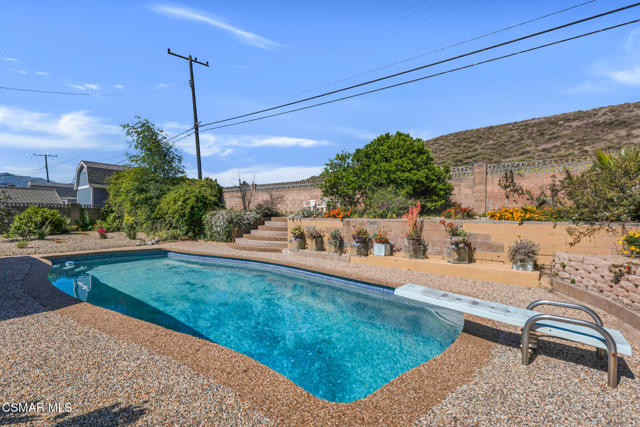 839 Jenny Drive, Newbury Park CA: https://media.crmls.org/mediaz/dcde20af-14ba-480d-85ee-170df906f96e.jpg