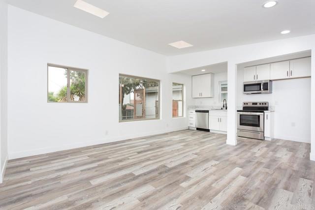 12049 Coping Place, Lakeside CA: https://media.crmls.org/mediaz/dce094bb-5a06-42ca-b0be-8c43ffc34a3b.jpg