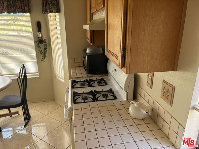 3202 Angeleno Place, Palmdale CA: https://media.crmls.org/mediaz/dce2fb56-6552-4f07-a6f3-bea90d21d6f5.jpg