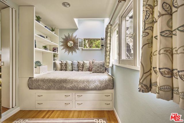 6182 Glen Oak Street, Los Angeles CA: https://media.crmls.org/mediaz/dce32c28-8c5c-4096-97d1-23f478558eba.jpg