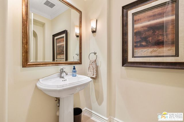 25 Santa Rosa Mountain Lane, Rancho Mirage, CA 92270