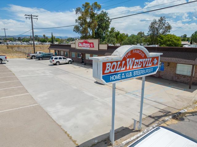 2548 Main Street, Ramona CA: https://media.crmls.org/mediaz/dce3d400-0822-4cc1-9678-c21fc3d8861c.jpg