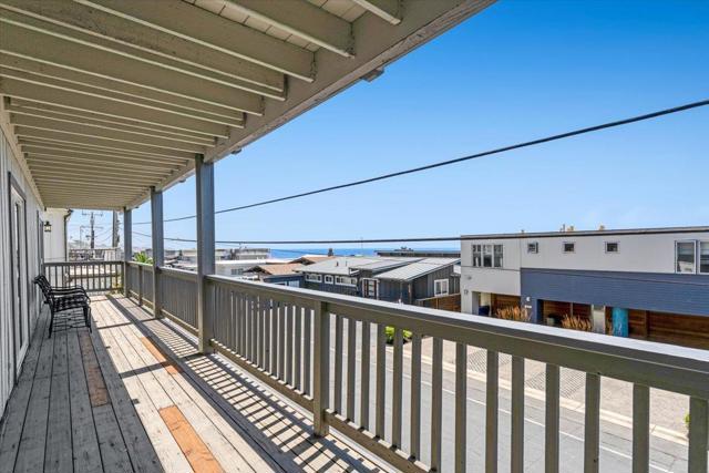 617 Beach Drive, Aptos CA: https://media.crmls.org/mediaz/dce42dcf-4c97-4187-9aa2-baecb62b103e.jpg