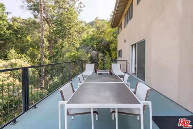 702 Cavanagh Road, Glendale CA: https://media.crmls.org/mediaz/dce47374-adf0-40e3-9e0a-d8c23ad6af3d.jpg
