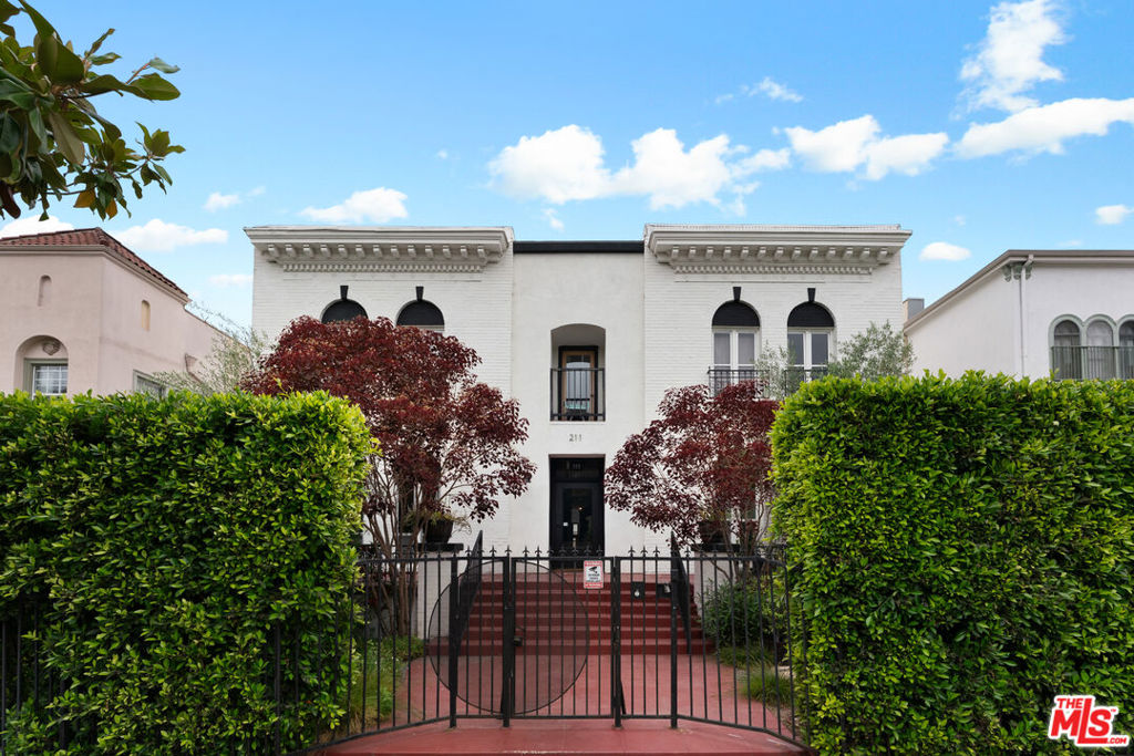 211 S Berendo Street #3