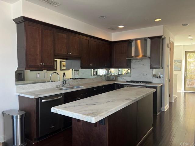 Image 5 of 16 For 611 Stratford Ct