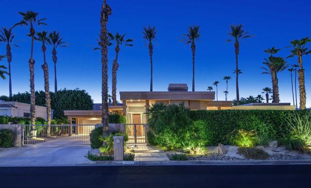76470 Pala Palms Drive, Indian Wells CA: https://media.crmls.org/mediaz/dce4f7ad-09ad-400d-a786-31bb49c8fa0e.jpg
