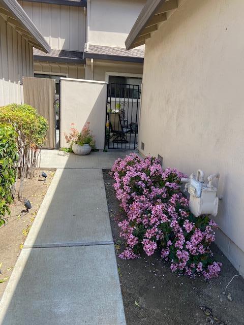 270 Joes Lane, Hollister CA: https://media.crmls.org/mediaz/dce52df3-a471-447c-8148-f5395dfe5e54.jpg