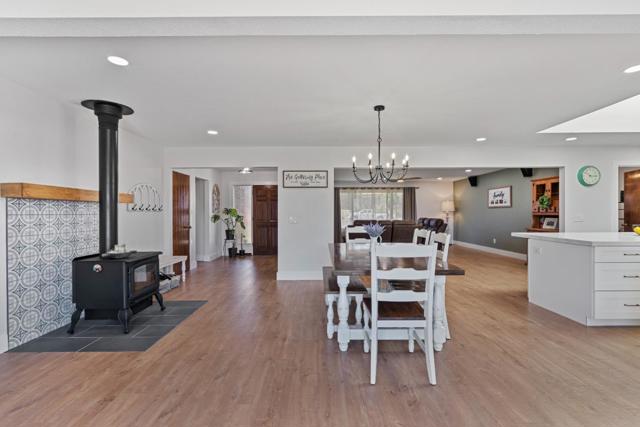 215 Rays Circle, Hollister CA: https://media.crmls.org/mediaz/dce55a3d-0f94-4f7f-9319-fc623cf99ac4.jpg