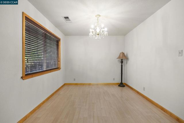 928 Sassel Ave, Concord CA: https://media.crmls.org/mediaz/dce5a94a-4f35-4afa-b5f7-4542f027e95e.jpg