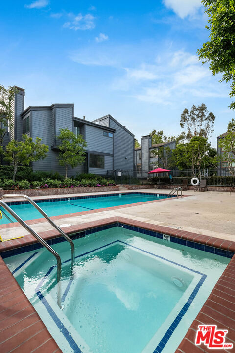 5731 Topanga Canyon Boulevard, Woodland Hills CA: https://media.crmls.org/mediaz/dce5aa3c-be73-4e64-8086-8cb2f253d97b.jpg
