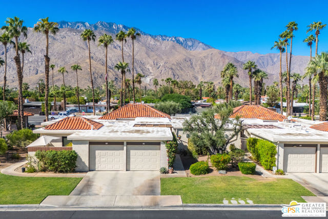 733 N Via Acapulco, Palm Springs CA: https://media.crmls.org/mediaz/dce6503d-c30c-43b5-8694-ba02b70ae444.jpg