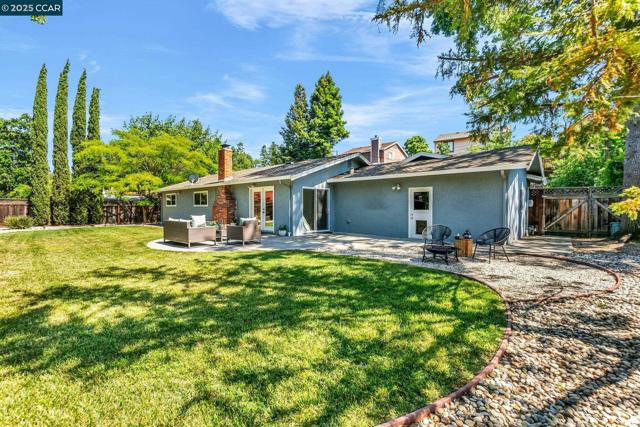 57 Jemco Ct, Pleasant Hill CA: https://media.crmls.org/mediaz/dce6d43f-de23-490e-bda7-66ba9881d685.jpg