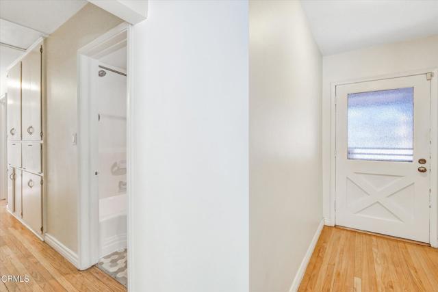 Detail Gallery Image 6 of 33 For 3557 Burritt Way, Glendale,  CA 91214 - 3 Beds | 2 Baths