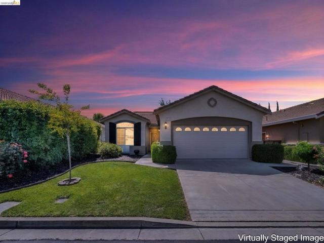 1124 Jonagold Way, Brentwood (CC) CA: https://media.crmls.org/mediaz/dce6eb02-5f82-434d-8512-405baaac929e.jpg