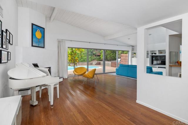 2104 Crownhill Road, San Diego CA: https://media.crmls.org/mediaz/dce6f009-46c0-4d56-92e0-d7aabb95a689.jpg