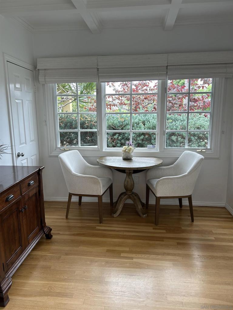 5537 Bellevue Avenue - photo 10