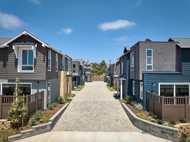 569 N Vulcan Ave, Encinitas CA: https://media.crmls.org/mediaz/dce7e759-de46-4bd0-b6da-a73af6f9b379.jpg