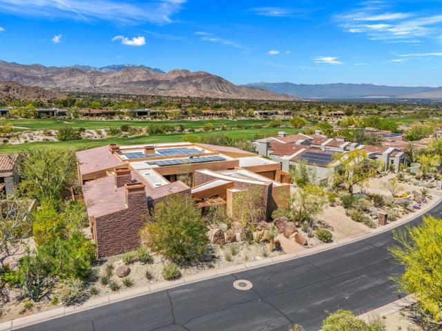 50741 Desert Arroyo Trail, Indian Wells CA: https://media.crmls.org/mediaz/dce82440-df99-4979-964d-ca070c52c9ad.jpg