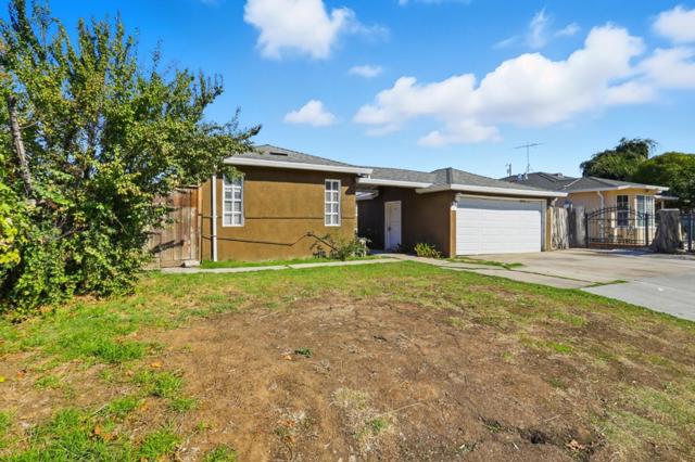 1007 Newbridge Street, East Palo Alto CA: https://media.crmls.org/mediaz/dce85f41-8152-4bf9-8816-997cc64d2abd.jpg