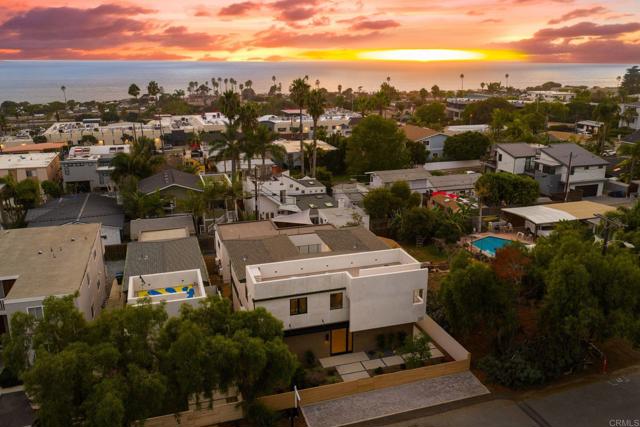 Image 53 of 58 For 2052 Montgomery Avenue