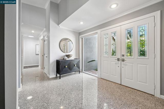 3245 Newport Court, Walnut Creek CA: https://media.crmls.org/mediaz/dce8e1ac-d188-4733-b859-c2d199dd0d22.jpg