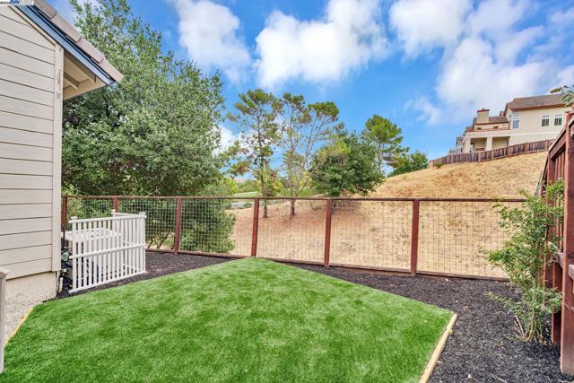 47 Summer Hill Court, Danville CA: https://media.crmls.org/mediaz/dce8f92c-a4f7-43c5-9f26-d3ae6d6fae94.jpg