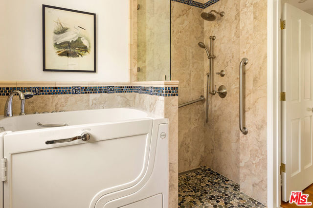 6020 S Corning Avenue, Los Angeles CA: https://media.crmls.org/mediaz/dce909a2-e988-45f5-8969-12716a8ca55f.jpg