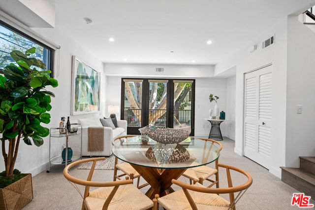 1016 N Martel Avenue, West Hollywood CA: https://media.crmls.org/mediaz/dce989f7-6bdf-4860-b394-d06611a45758.jpg