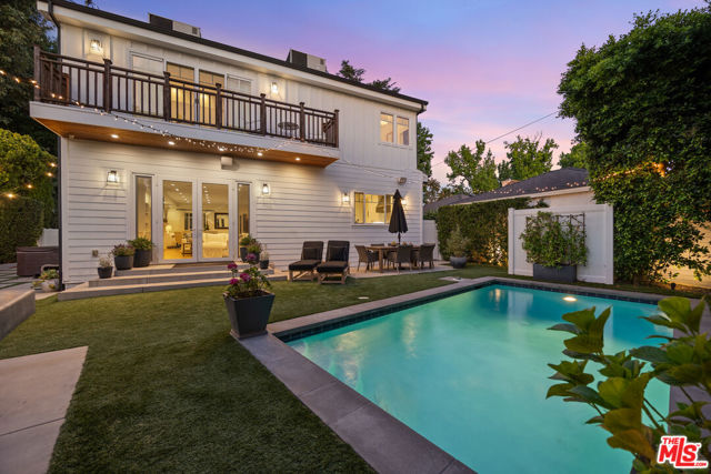 4943 Stern Avenue, Sherman Oaks CA: https://media.crmls.org/mediaz/dce9cfed-8781-46b6-ae93-b285e82ad8bc.jpg
