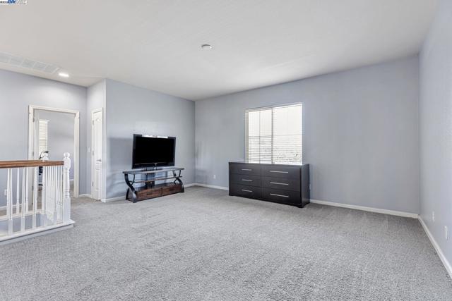 799 Ellerbrook St, Mountain House CA: https://media.crmls.org/mediaz/dce9d7dc-6a80-4a1d-95d2-a3c1ceb1ce8c.jpg