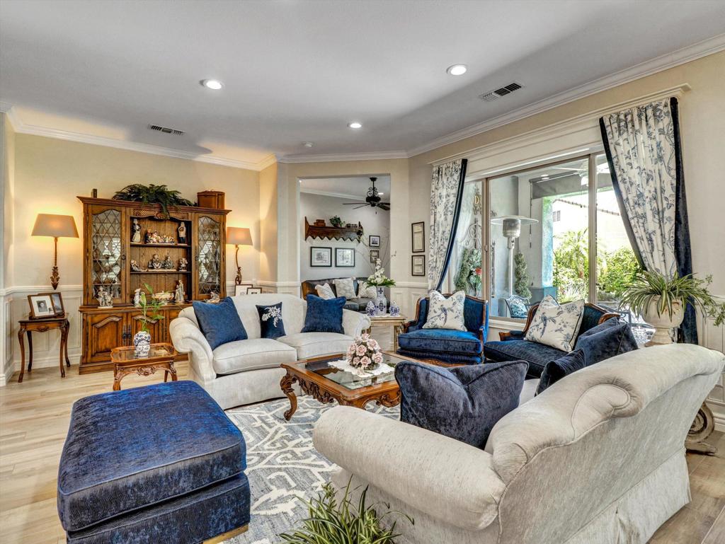 MLS #219133309DA img 3