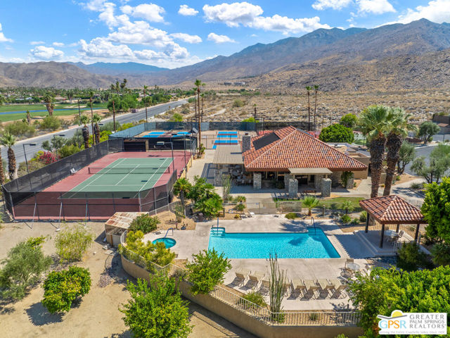 2910 Cervantes Court, Palm Springs CA: https://media.crmls.org/mediaz/dce9f701-30c1-4592-ab38-438049addf62.jpg