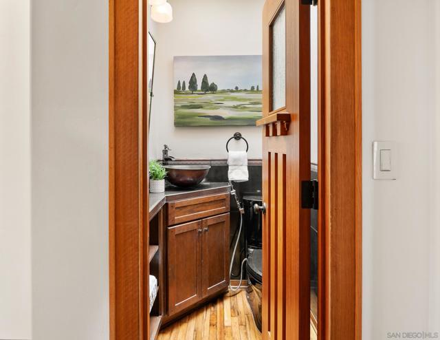 4605 4607 Terrace Dr, San Diego CA: https://media.crmls.org/mediaz/dcea4c1c-9038-4b01-86e5-ebf25f22c67e.jpg