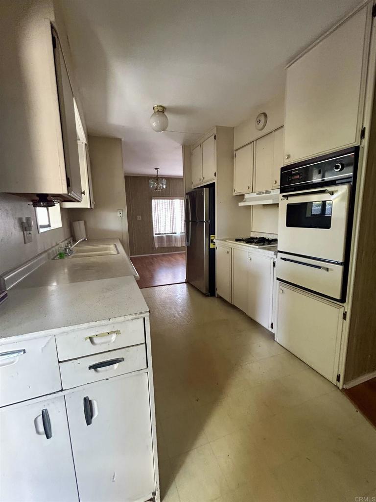 2280 Valley Pkwy - photo 11