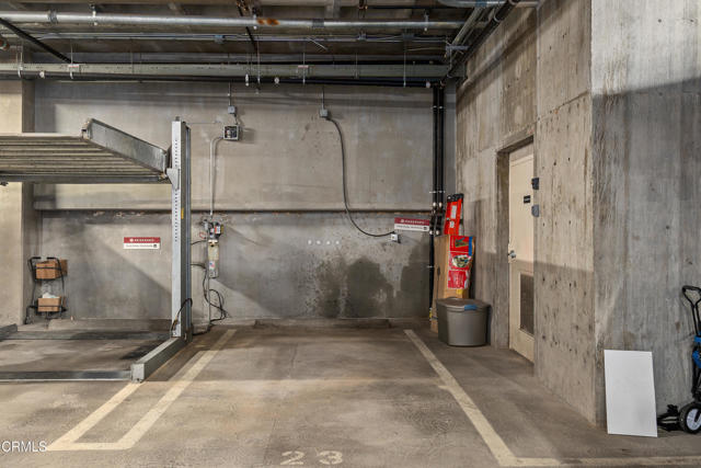 35 N Raymond Avenue, Pasadena CA: https://media.crmls.org/mediaz/dceab7eb-30ac-4d67-8049-6811f80a00ce.jpg