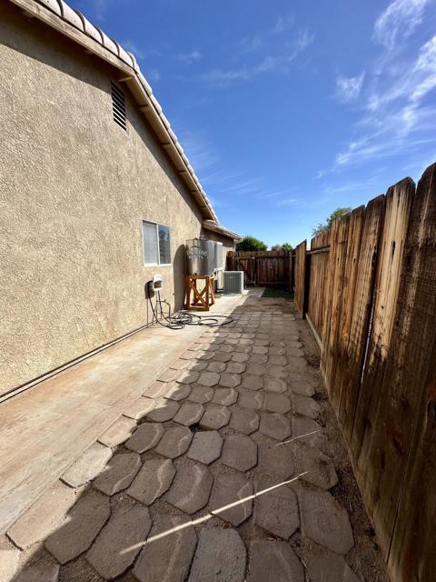 161 Eunice Circle, Blythe CA: https://media.crmls.org/mediaz/dceae46b-01f0-4065-b8e0-e81cc77b4cd2.jpg