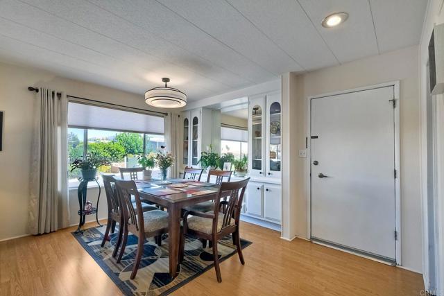 Detail Gallery Image 7 of 30 For 1010 E Bobier Dr #170,  Vista,  CA 92084 - 2 Beds | 2 Baths