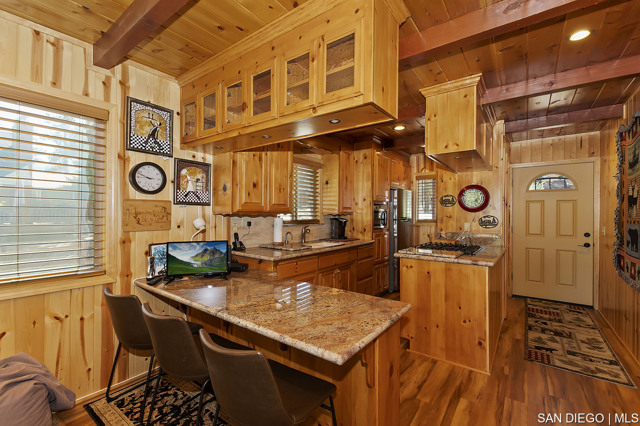 1477 Malabar WAY, Big Bear CA: https://media.crmls.org/mediaz/dcecccb5-f480-43cb-8e4b-1b8d1da81c21.jpg