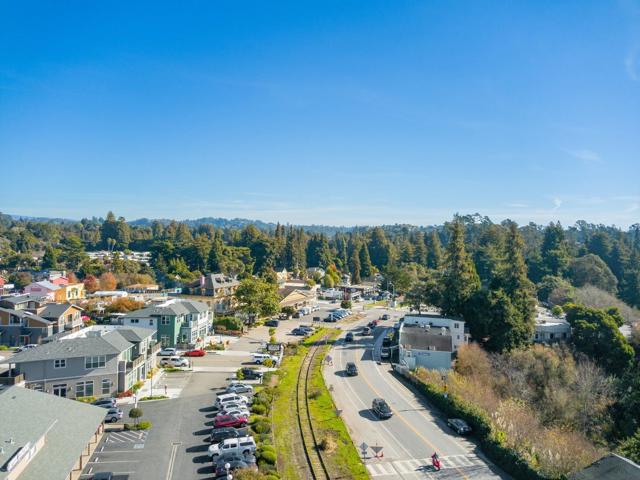 141 Aptos Village Way, Aptos CA: https://media.crmls.org/mediaz/dced0ebc-1b8d-4488-ba93-4b2837c75e49.jpg