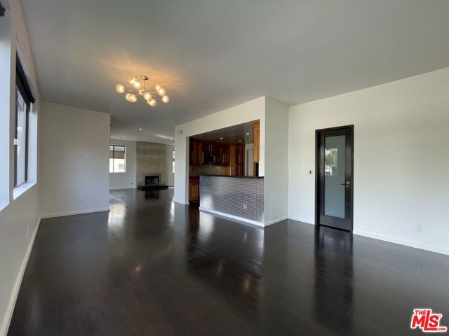 1505 Purdue Avenue, Los Angeles CA: https://media.crmls.org/mediaz/dced3bd3-d710-4cc8-b67e-e16604096e4e.jpg