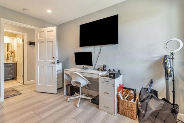 11550 Skyline Boulevard, Oakland CA: https://media.crmls.org/mediaz/dcedd4dc-f79f-40c4-8334-d5d5498365fc.jpg