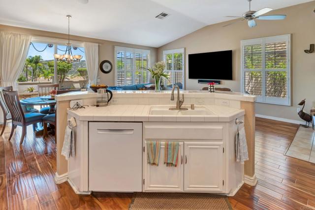 Detail Gallery Image 10 of 28 For 2426 Columbine Dr, Alpine,  CA 91901 - 4 Beds | 2 Baths