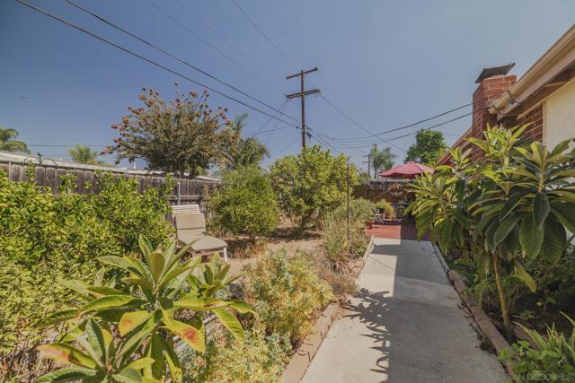 682 Valley Village Dr, El Cajon, California 92021, 3 Bedrooms Bedrooms, ,2 BathroomsBathrooms,Single Family Residence,For Sale,Valley Village Dr,250038251SD