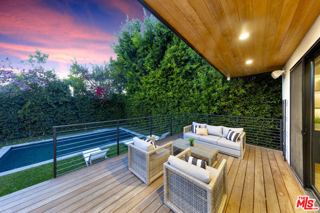 123 S Kilkea Drive, Los Angeles CA: https://media.crmls.org/mediaz/dcee88ad-b98d-49e4-bf6f-70b3403ed0a0.jpg