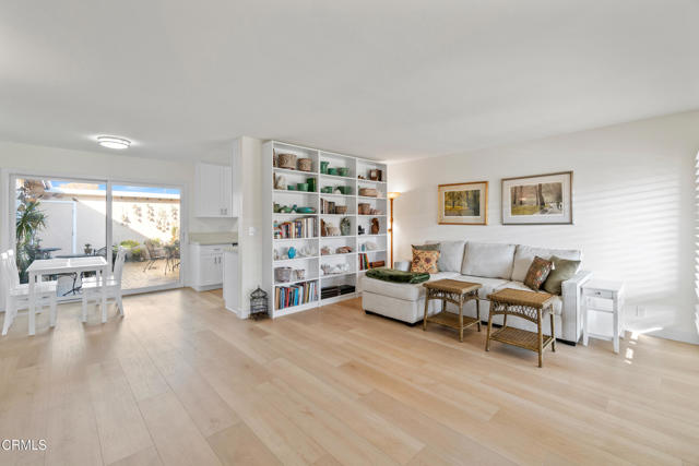 243 E Elfin Green, Port Hueneme CA: https://media.crmls.org/mediaz/dceec561-32ce-4e8d-9644-184abed4679a.jpg