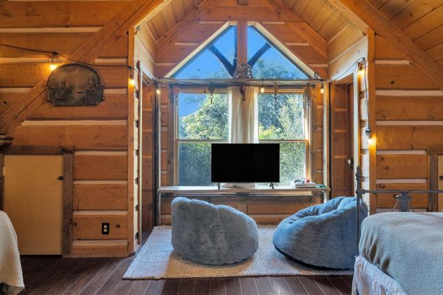 3131 Pera Alta Dr, Julian CA: https://media.crmls.org/mediaz/dceef62b-ab0e-47dc-9287-b0ef8faee3eb.jpg