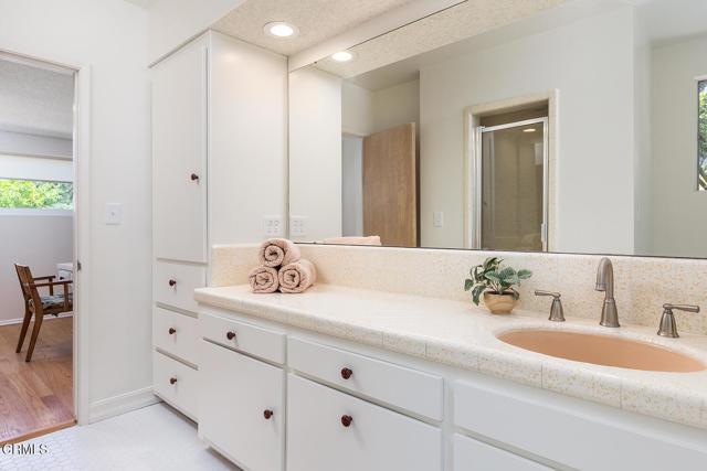 304 Mesa Lila Road, Glendale CA: https://media.crmls.org/mediaz/dcef622c-fe61-40e3-b838-cdf3cc27ad07.jpg