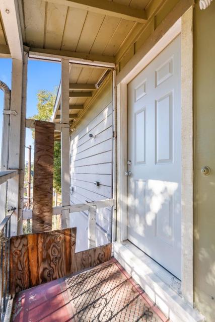 9560 Alcala Avenue, Oakland CA: https://media.crmls.org/mediaz/dcef9092-6f66-40e8-af78-735f14ec2800.jpg