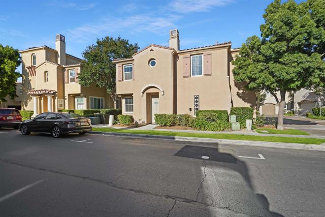 1445 Caminito Sicilia, Chula Vista CA: https://media.crmls.org/mediaz/dcefe129-0b1b-4d04-a3da-4be2d1e4c2de.jpg